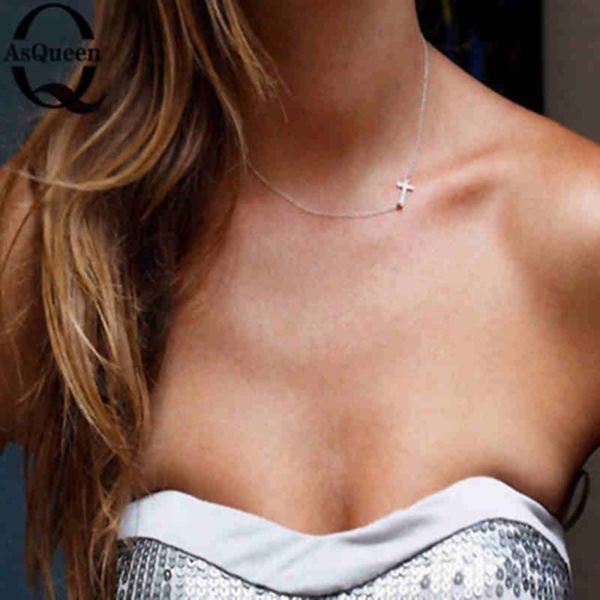Small Gold Cross Pendant Necklace - Image 5
